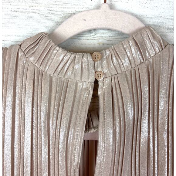 Ann Taylor Women’s Small Gold Shimmer Lightweight Sleeveless New Year Blouse NEW - Picture 5 of 5